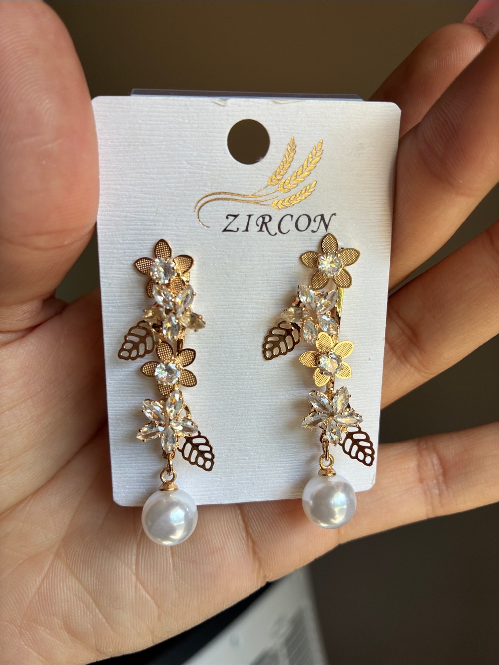 2/$20🎀 Zircon Gold Floral Pearl Drop Earrings